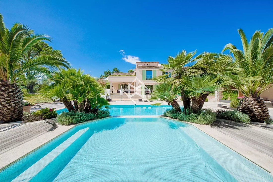 Villa in Mougins, Provence-Alpes-Côte d'Azur, France 4 - 14108041