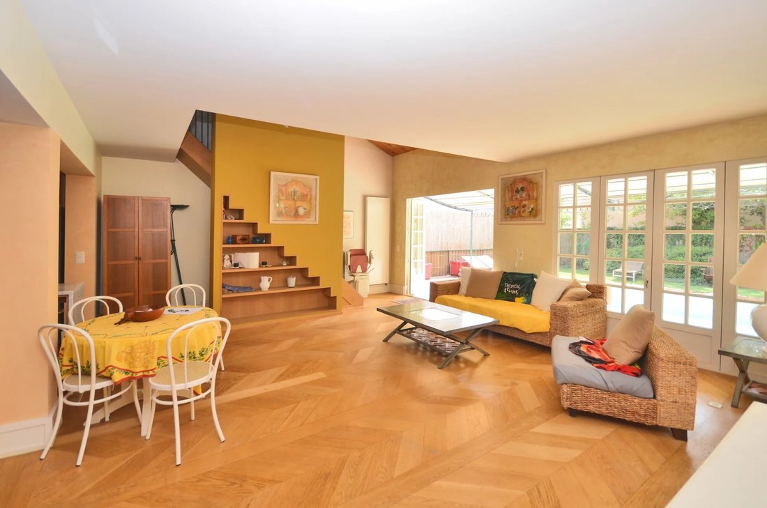 Villa in Antibes, Provence-Alpes-Côte d'Azur, France 3 - 12112345