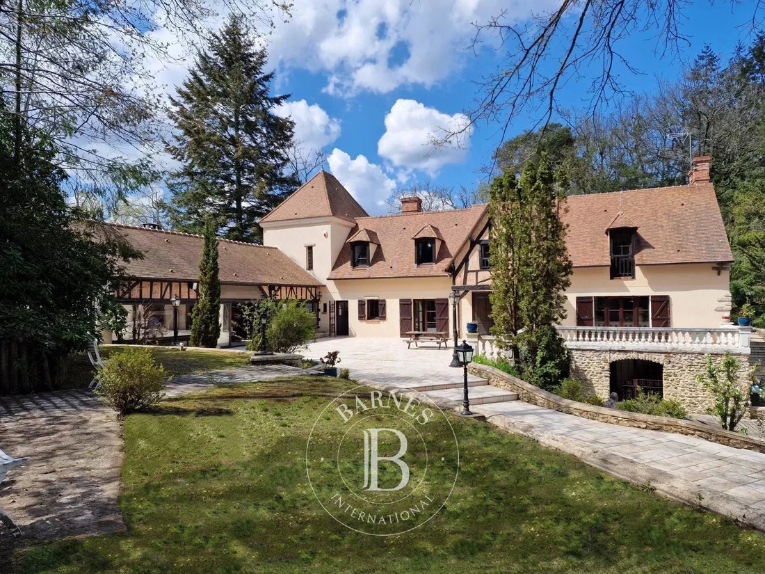 House in Poigny-la-Forêt, Ile-de-France, France 1 - 11140480