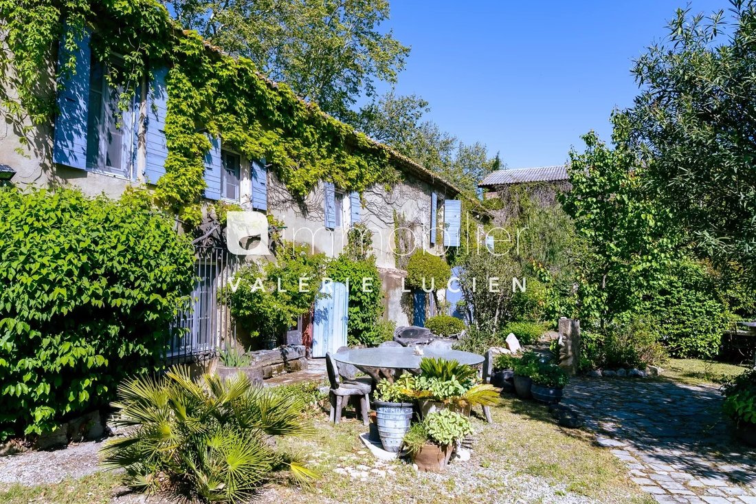 Estate in Saint-Rémy-de-Provence, Provence-Alpes-Côte d'Azur, France 2 - 15190171
