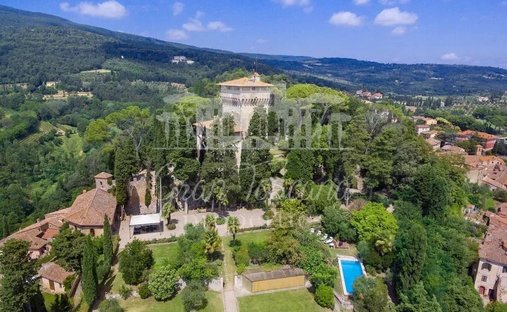 Castle in Cetona, Tuscany, Italy 1