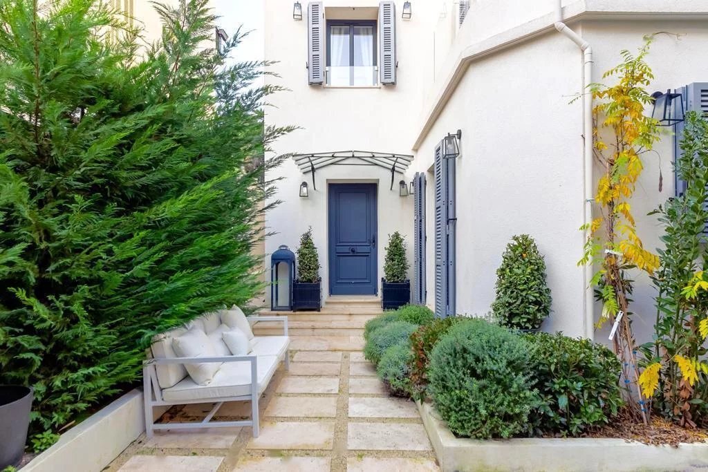 Villa en Saint-Jean-Cap-Ferrat, Provenza-Alpes-Costa Azul, Francia 2 - 11998695