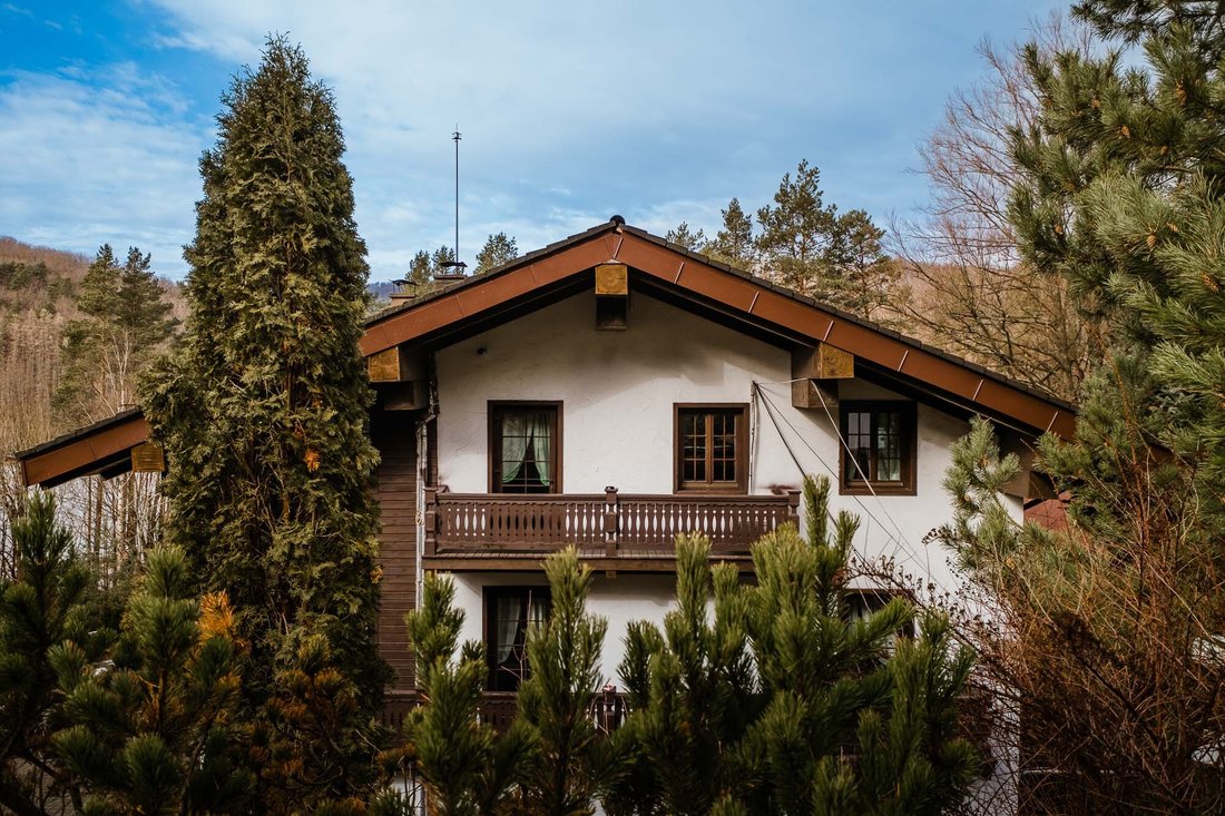 House in Văliug, Caraș-Severin County, Romania 1 - 13855835