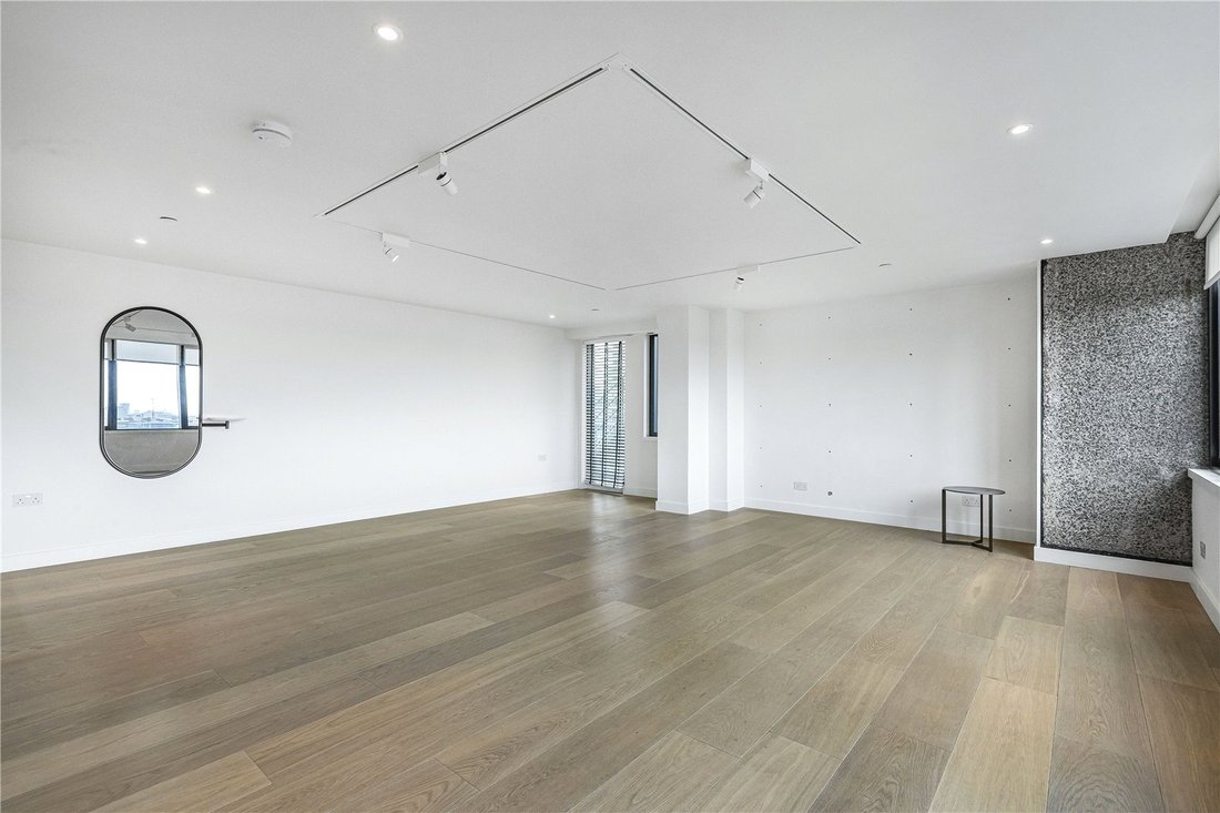 Apartment in EC2, Islington, England 1 - 15200892