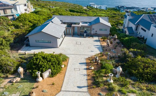 Estate in Mossel Bay, Western Cape, South Africa 1