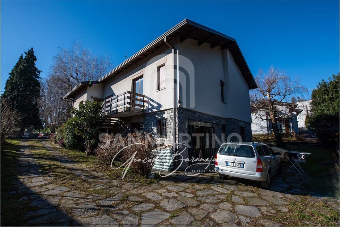 Villa in Varese, Lombardy, Italy 1 - 15201296