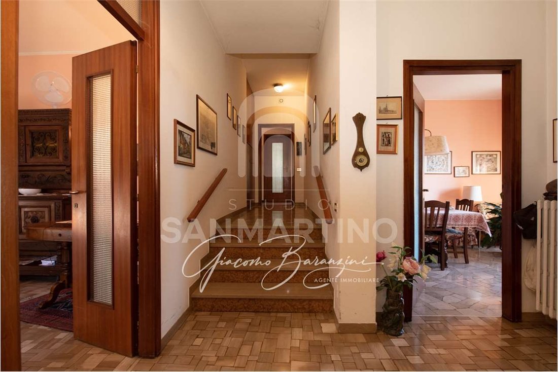 Villa in Varese, Lombardy, Italy 2 - 15201296
