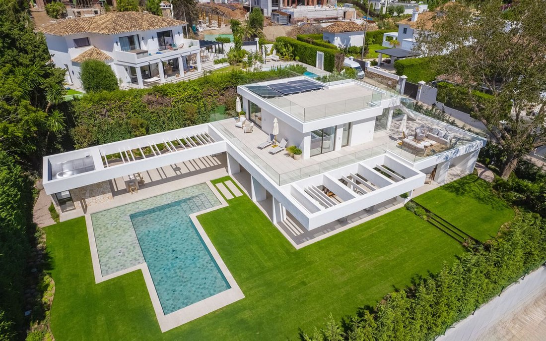 Villa in Puerto Banus, Marbella, Spain 1 - 15201011