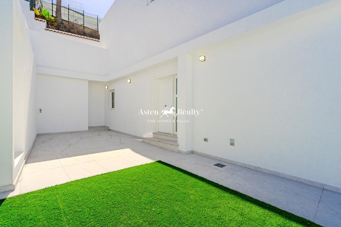 Villa in Costa Adeje, Adeje, Canary Islands 4 - 15201358