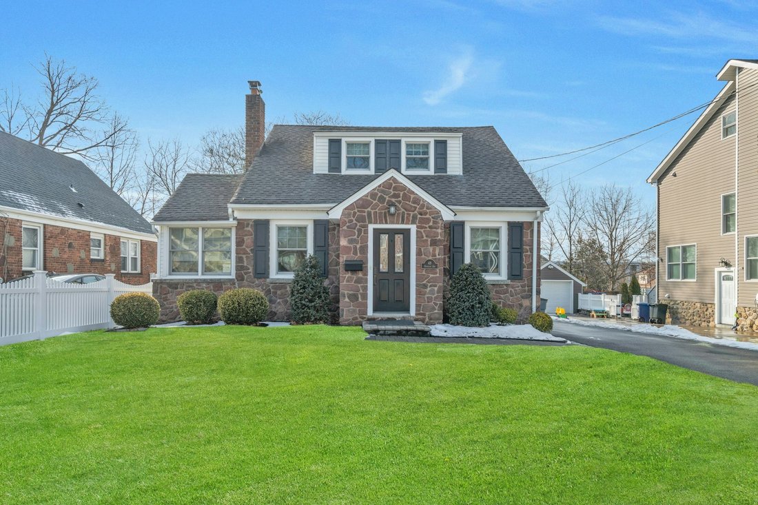 House in Waldwick, New Jersey, United States 1 - 15199842