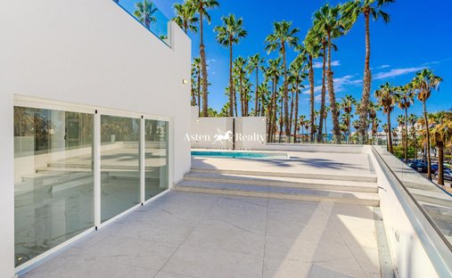 Villa in Costa Adeje, Adeje, Canary Islands 1