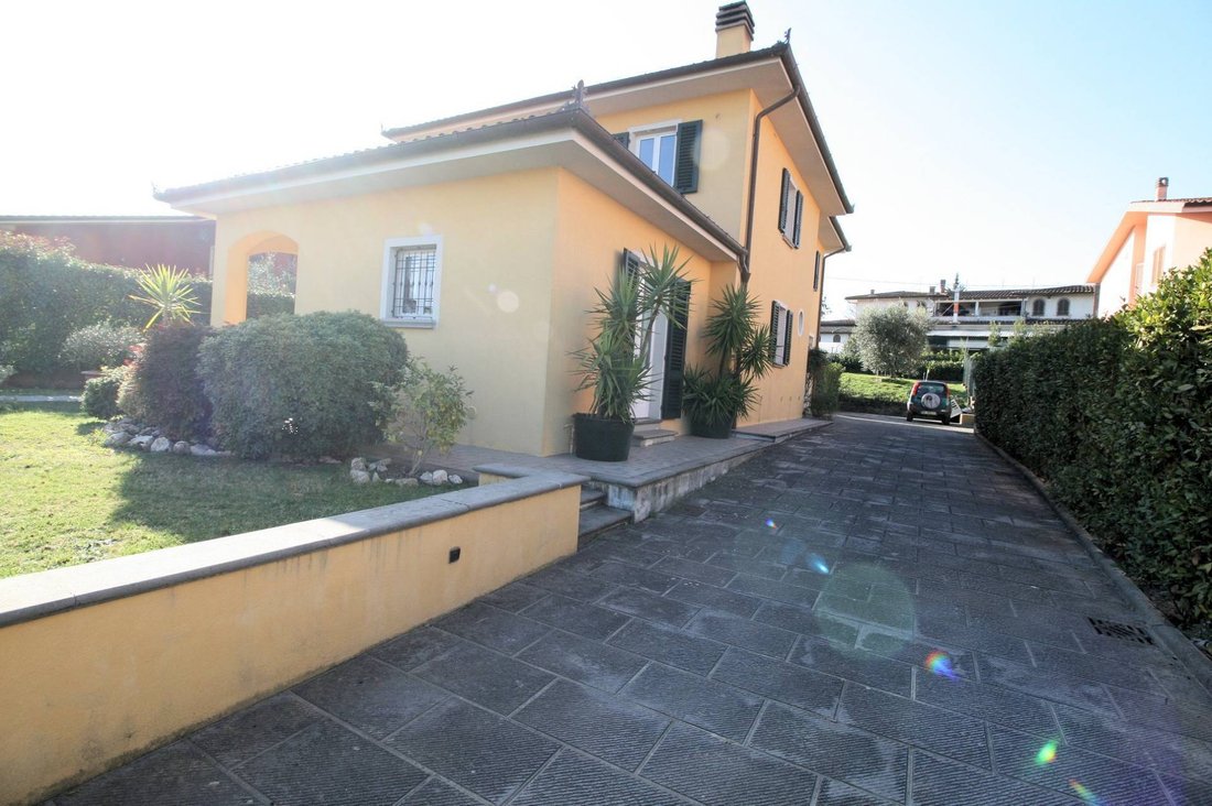 Villa in Montecarlo, Tuscany, Italy 2 - 15201403