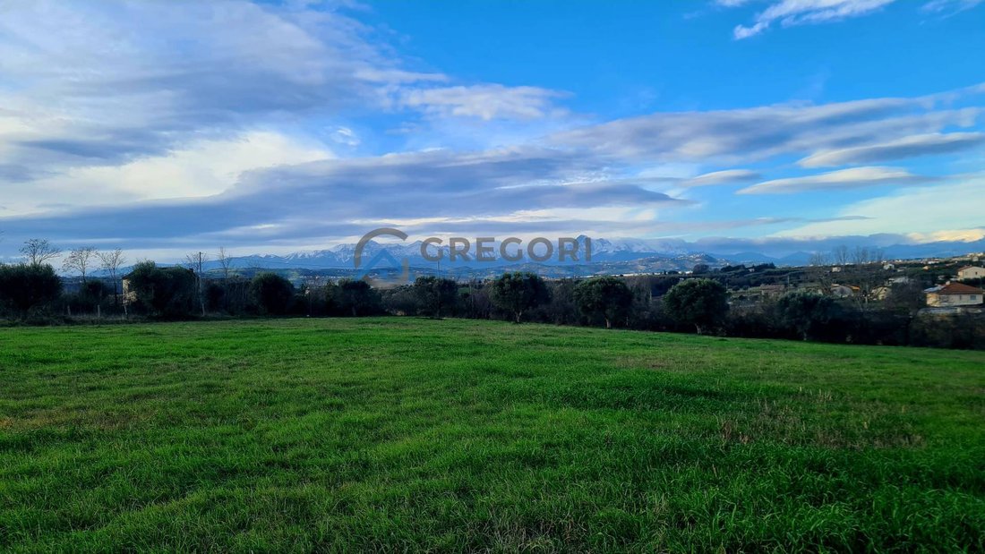 Land in Giulianova, Abruzzo, Italy 1 - 15201398