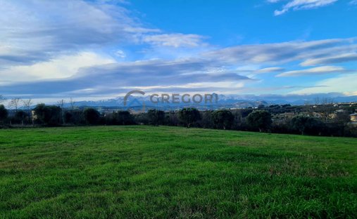 Land in Giulianova, Abruzzo, Italy 1