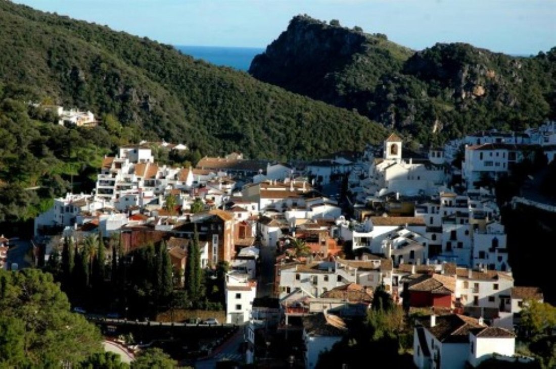 Land in Benahavis, Andalusia, Spain 4 - 15202641