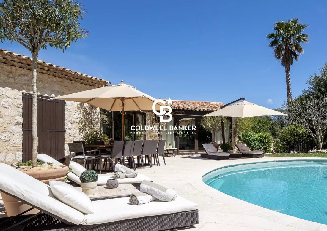 Estate in Saint-Paul-de-Vence, Provence-Alpes-Côte d'Azur, France 2 - 15201572