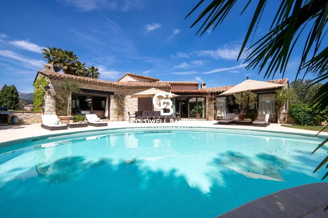 Estate in Saint-Paul-de-Vence, Provence-Alpes-Côte d'Azur, France 1 - 15201572