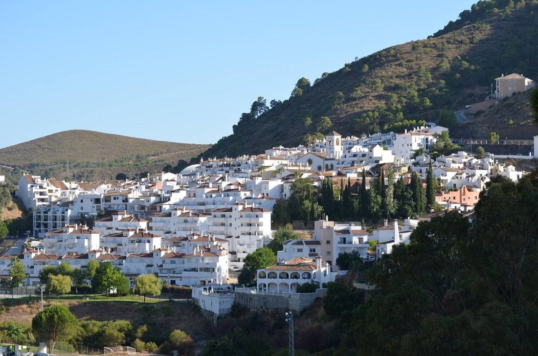 Land in Benahavis, Andalusia, Spain 5 - 15202641