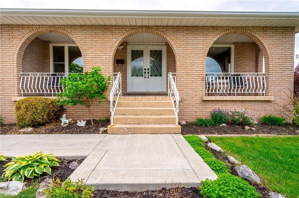 House in Hamilton, Ontario, Canada 3 - 15201989