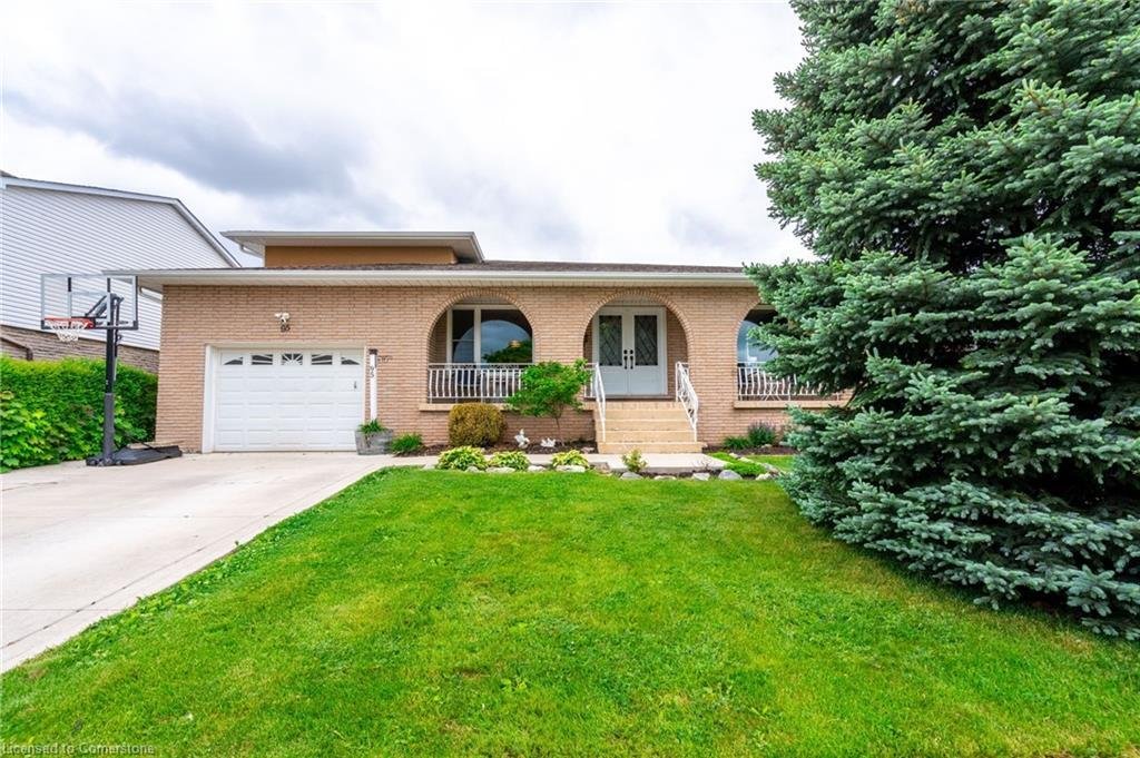 House in Hamilton, Ontario, Canada 2 - 15201989