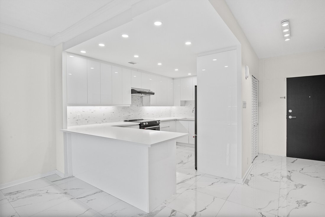 Condo in Toronto, Ontario, Canada 5 - 15202238