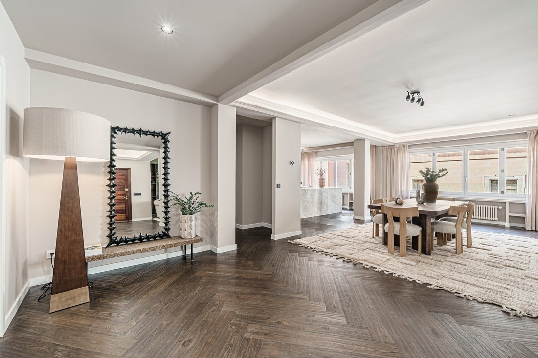 Elegant Four Bedroom Apartment With Private In Palma, Balearic Islands ...