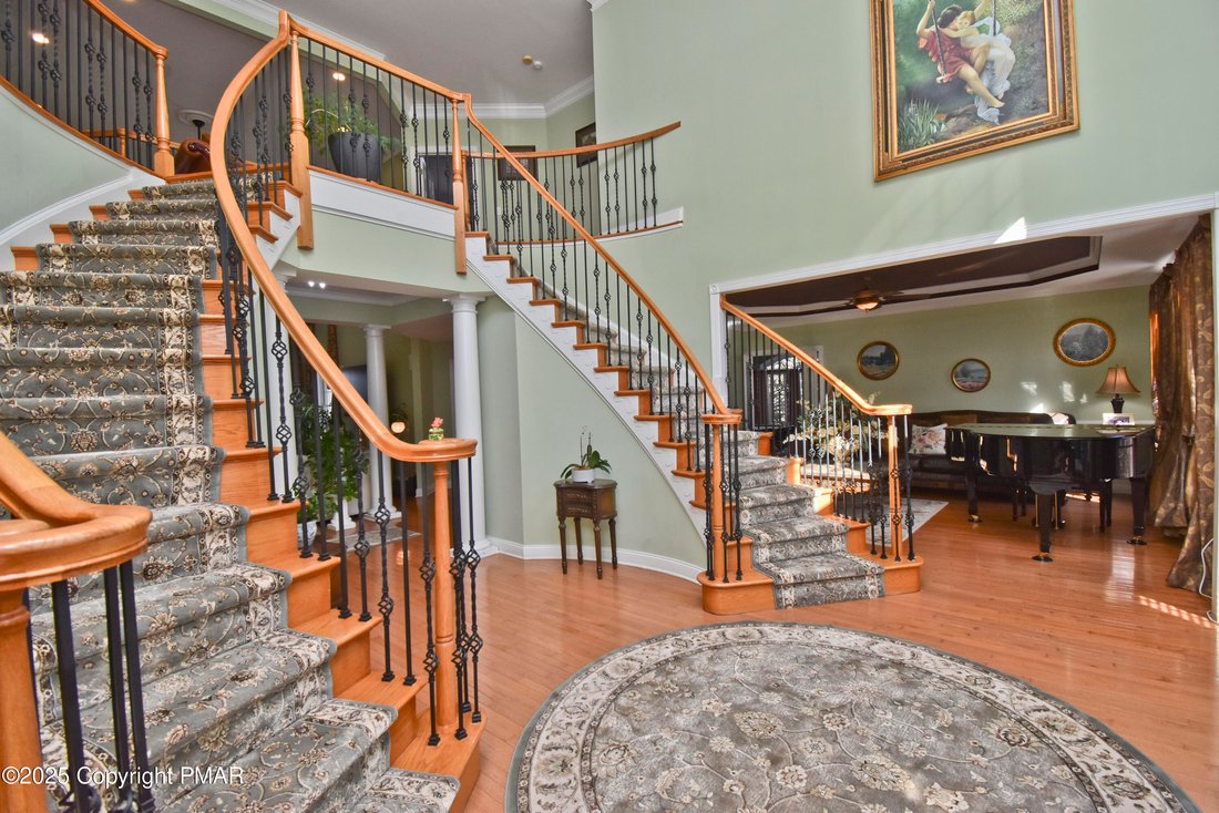 House in East Stroudsburg, Pennsylvania, United States 5 - 15208426
