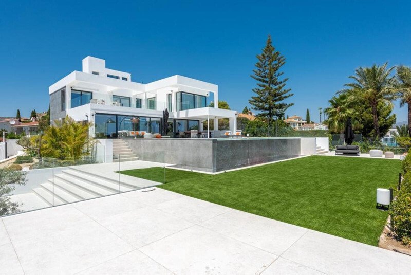 Villa in Cancelada, Estepona, Andalusia 2 - 15206504