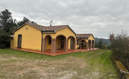 Villa in Monteverdi Marittimo, Tuscany, Italy 1