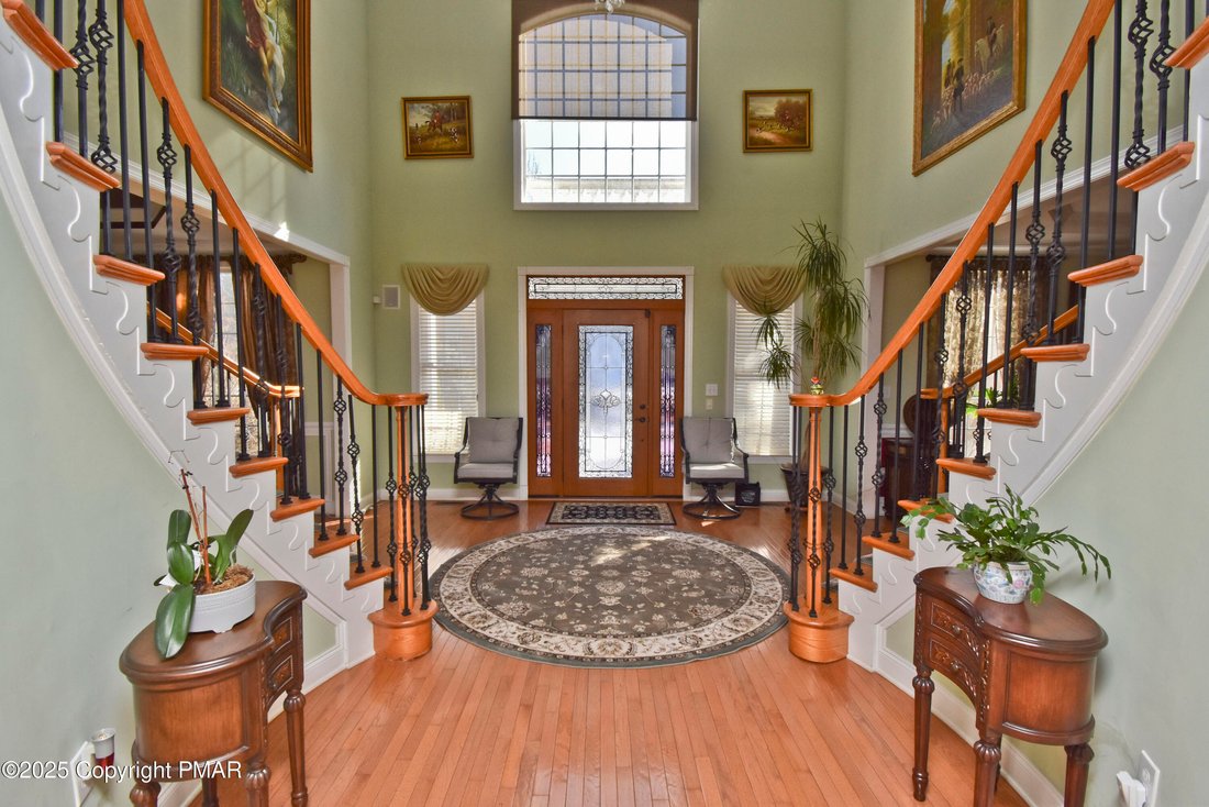 House in East Stroudsburg, Pennsylvania, United States 2 - 15208426