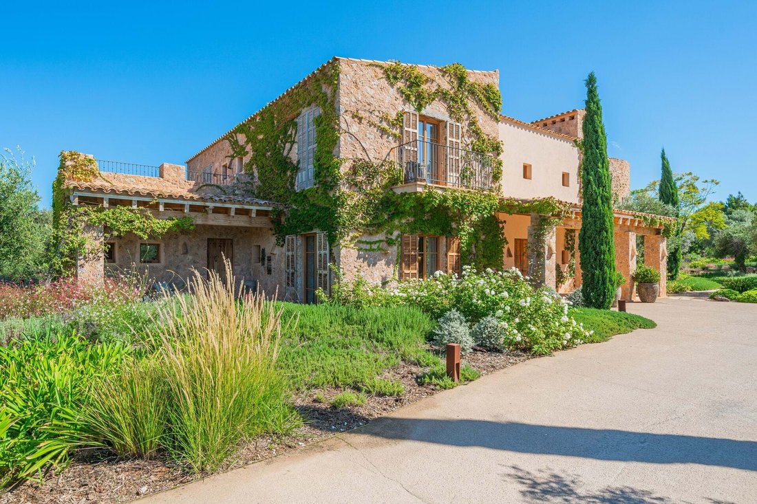 Villa in Caubet, Balearic Islands, Spain 2 - 15205290