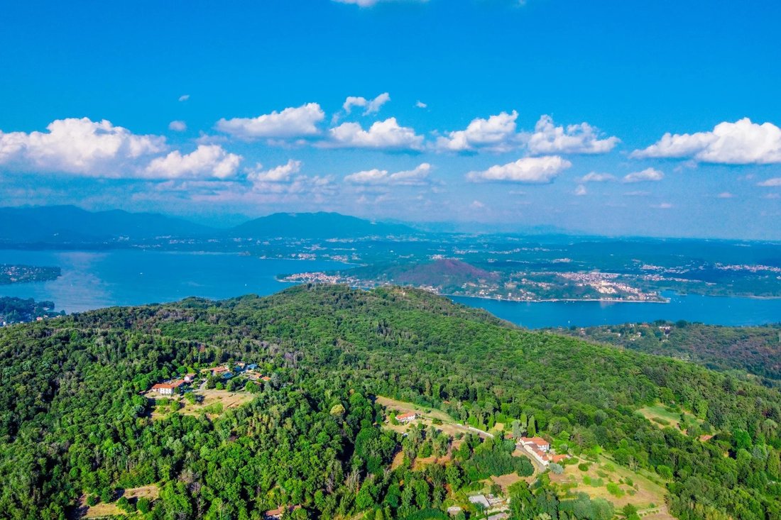 Villa in Arona, Piedmont, Italy 2 - 12088237