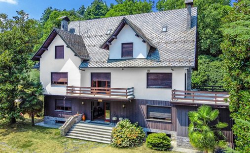 Villa en Arona, Piamonte, Italia 1