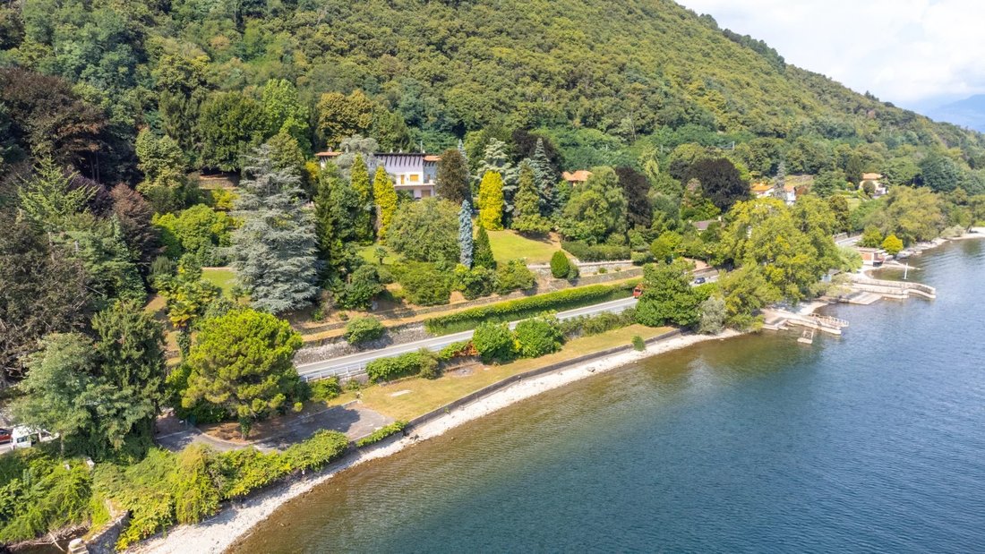 Villa in Belgirate, Piedmont, Italy 1 - 10740316