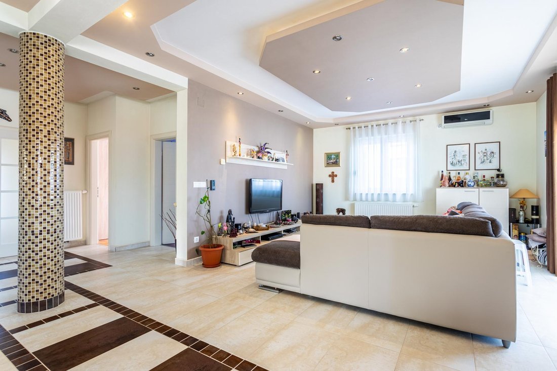 Villa in Okrug Gornji, Split-Dalmatia County, Croatia 4 - 15208041