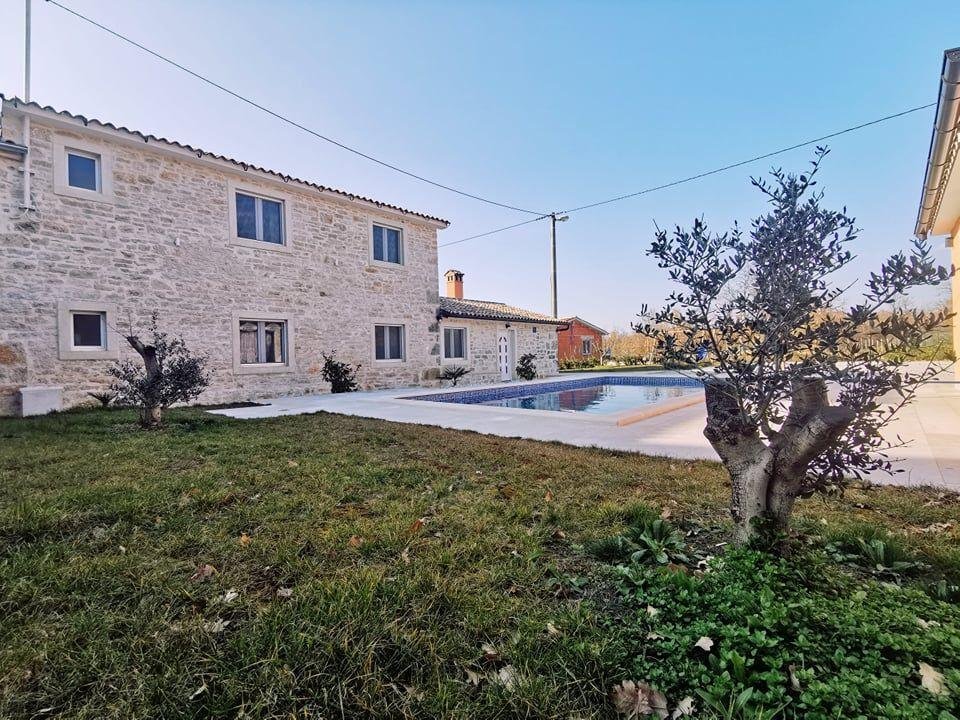 Villa in Višnjan, Istria County, Croatia 1 - 11837180