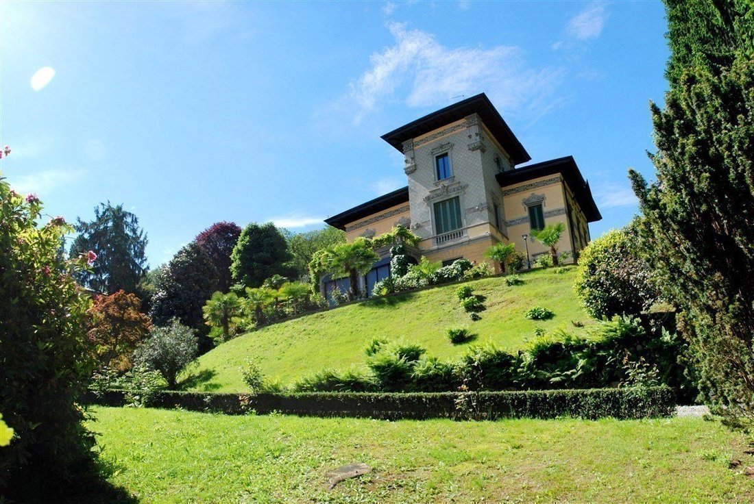 House in Stresa, Piedmont, Italy 2 - 10740320