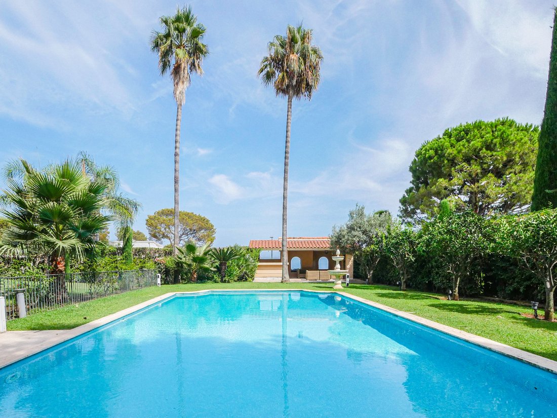 Villa in Saint-Jean-Cap-Ferrat, Provence-Alpes-Côte d'Azur, France 2 - 15208462