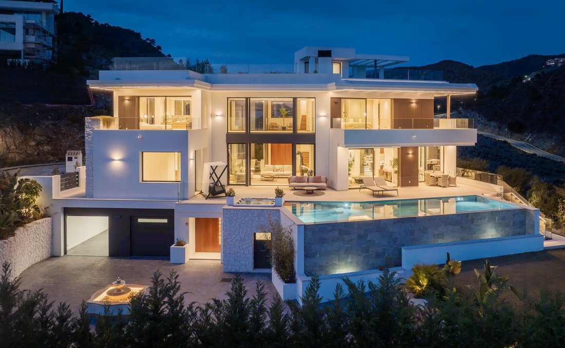 Villa in Marbella, Andalusia, Spain 1 - 15206668