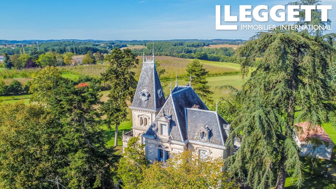 Le Rêve de Pierre: A 1901 Château Jewel in Nouvelle-Aquitaine’s Golden Light