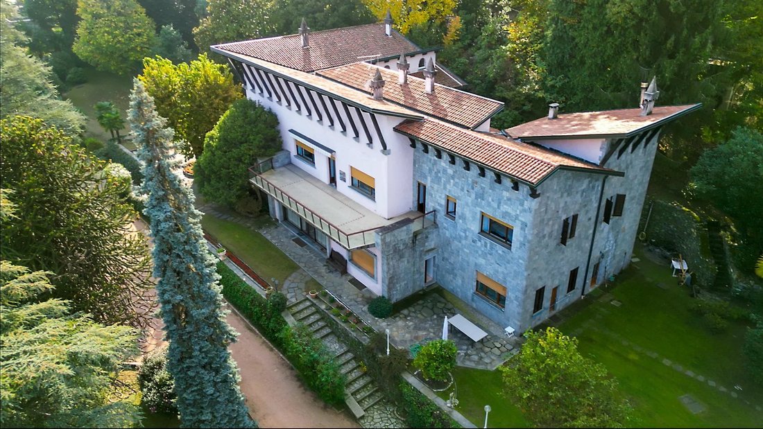 Villa in Belgirate, Piedmont, Italy 5 - 10740316