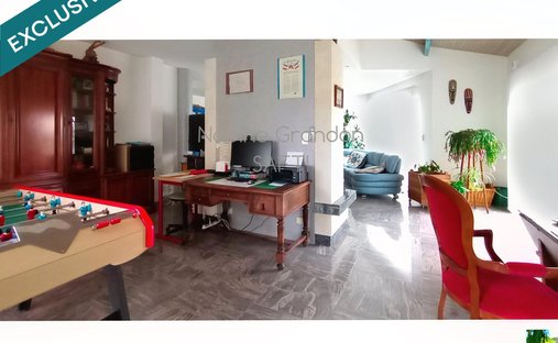 Castle for Sale in Barbezieux-Saint-Hilaire, Nouvelle-Aquitaine, France