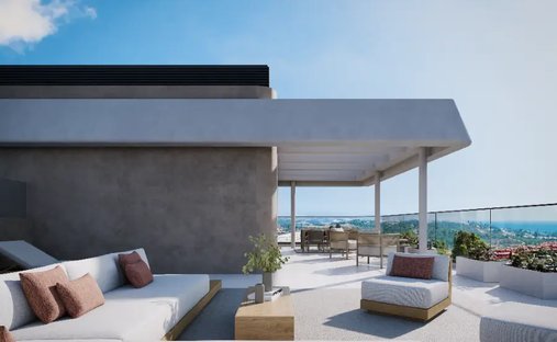 Penthouse in Buenas Noches, Estepona, Spain 1