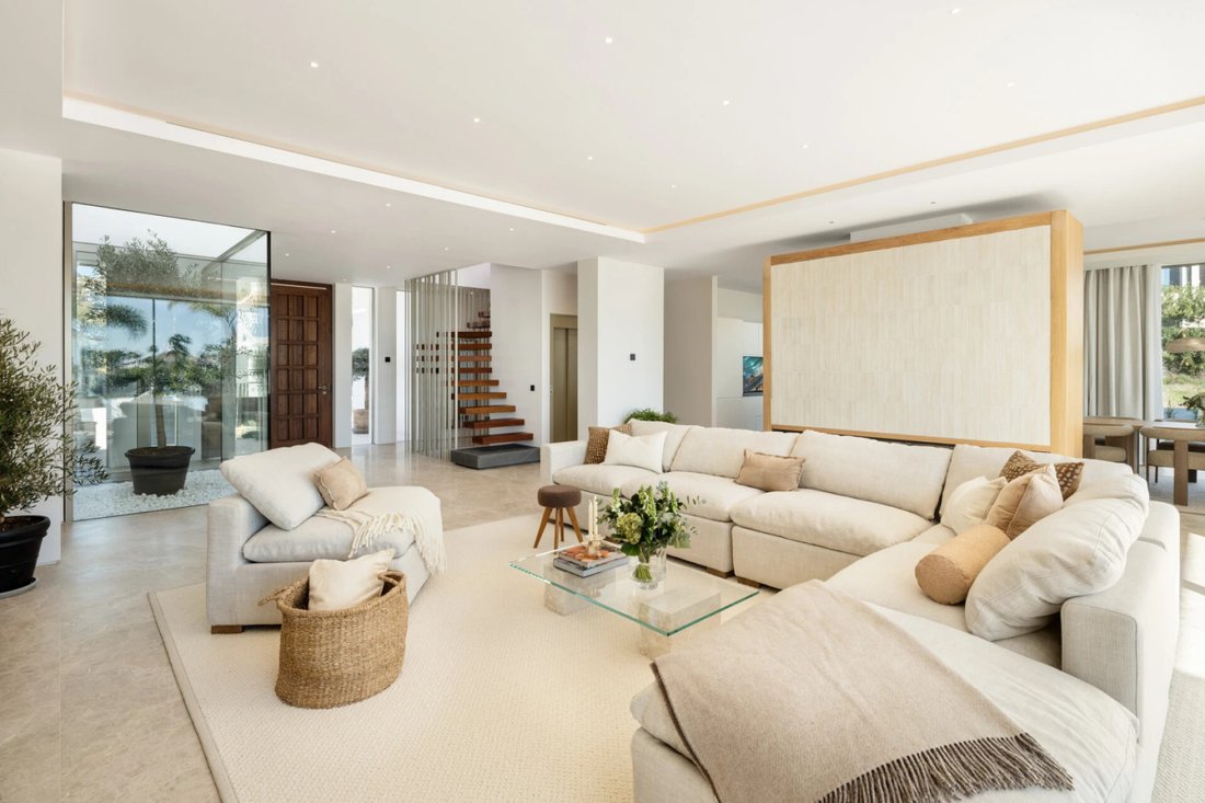 Villa in Nueva Andalucia, Marbella, Spain 2 - 15206658