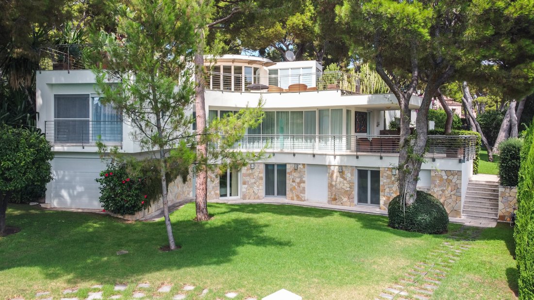 Villa in Saint-Jean-Cap-Ferrat, Provence-Alpes-Côte d'Azur, France 2 - 15208459