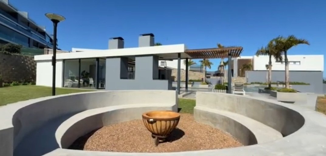 Apartment in La Lucia, KwaZulu-Natal, South Africa 5 - 15208633
