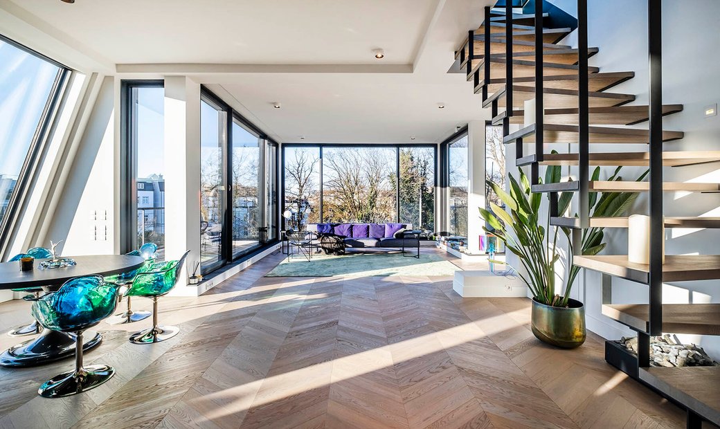 Curated visual reference: Fresh Look at Exquisite Penthouse With Natural Light And In Hamburg Hamburg Germany