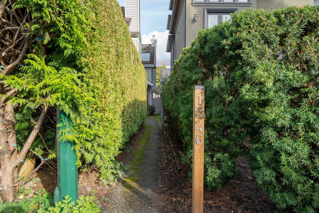 Townhouse in Vancouver, British Columbia, Canada 4 - 14865722