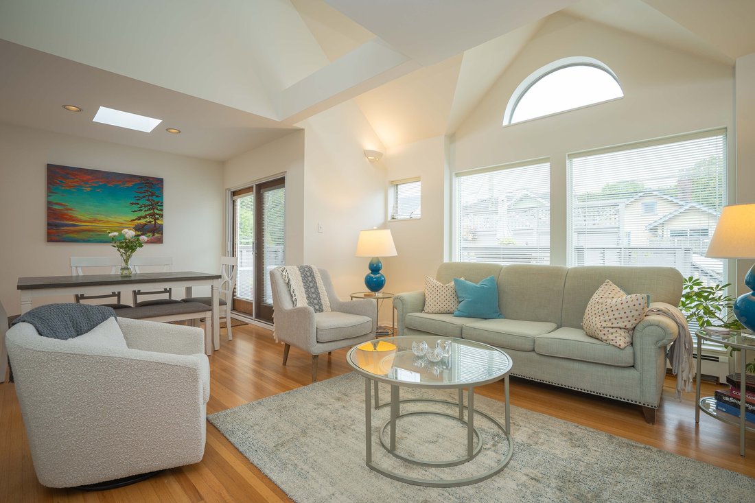 Townhouse in Vancouver, British Columbia, Canada 3 - 14865722