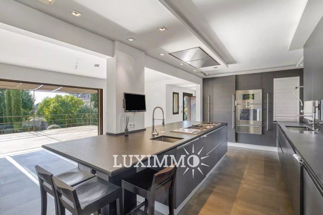 Villa in Mougins, Provence-Alpes-Côte d'Azur, France 4 - 15210279